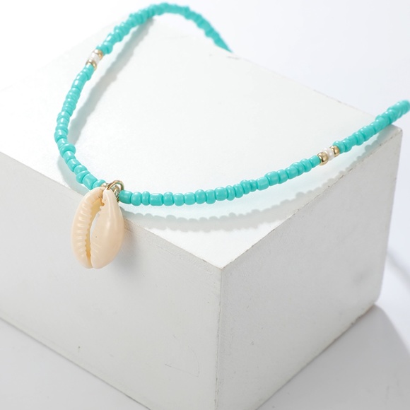 'Beach Bum' Turquoise Beaded Shell Gold Necklace - Picture 2 of 8